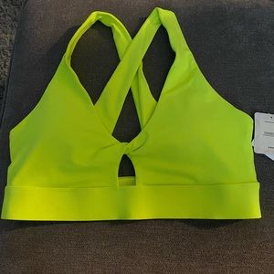 NWT Fabletics Oasis Twist Sports Bra SIZE L